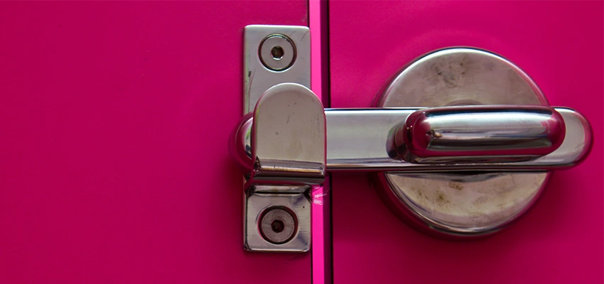 Childproof Gate Lock in Calexico, California